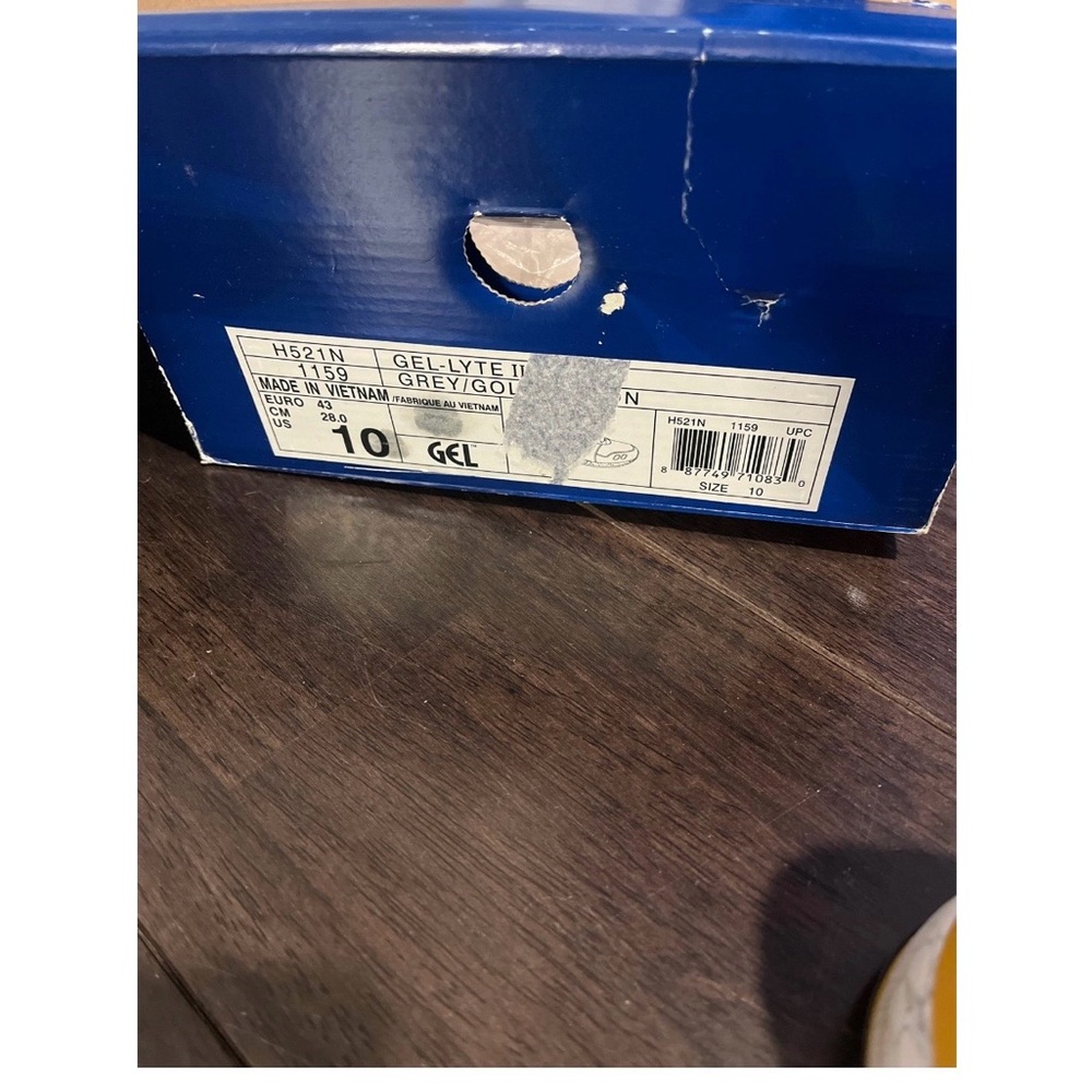 ASICS Gel Lyte Sneakers in Gray and Yellow - Picture 6 of 7